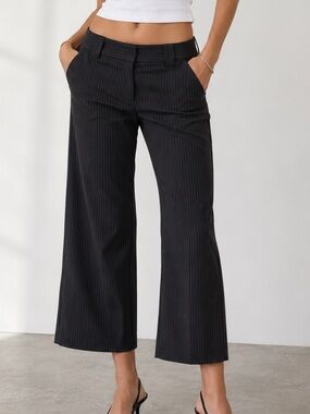 Y2K Charlotte Russe Black Pinstripe Wide Leg Cropped low rise Dress Pants Size 3
